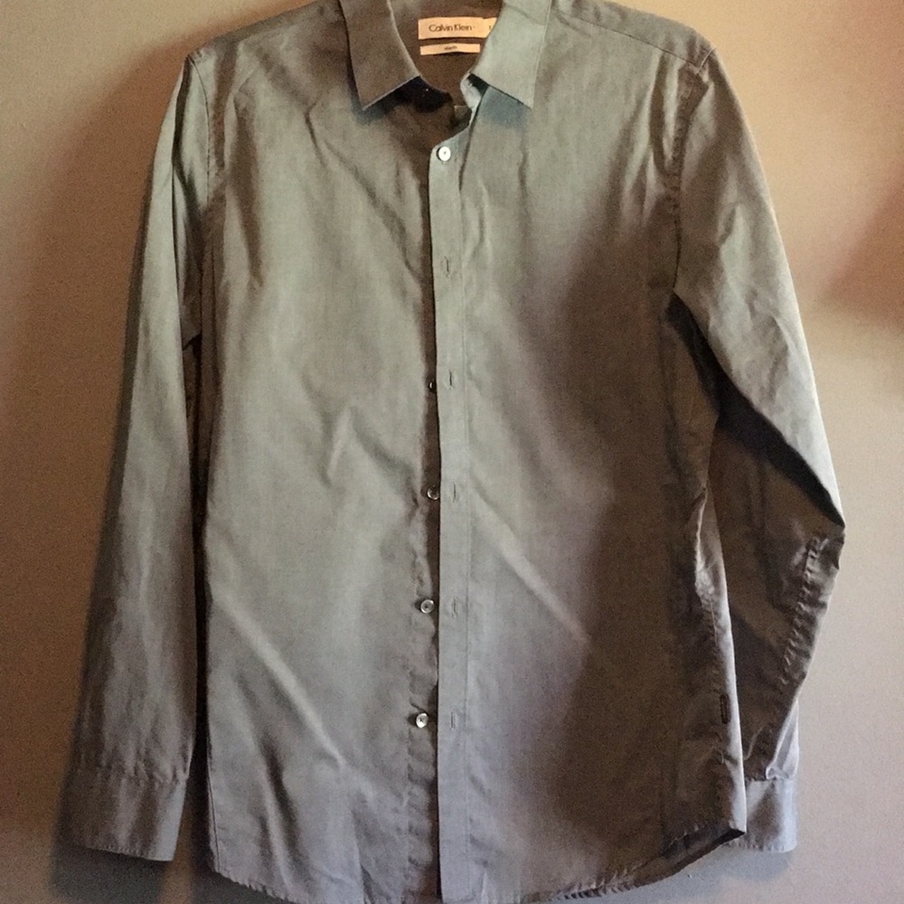Calvin Klein Long sleeve grey button down